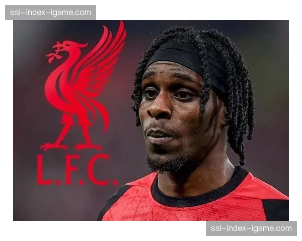 特写镜头：失利后，美因茨主帅独自坐在替补席沉思