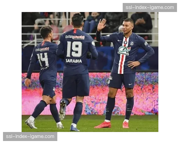 曼城2-0力克巴黎圣日耳曼,主场零封对手占据晋级先机 曼城2-0力克巴黎圣日耳曼,主场零封对手占据晋级先机